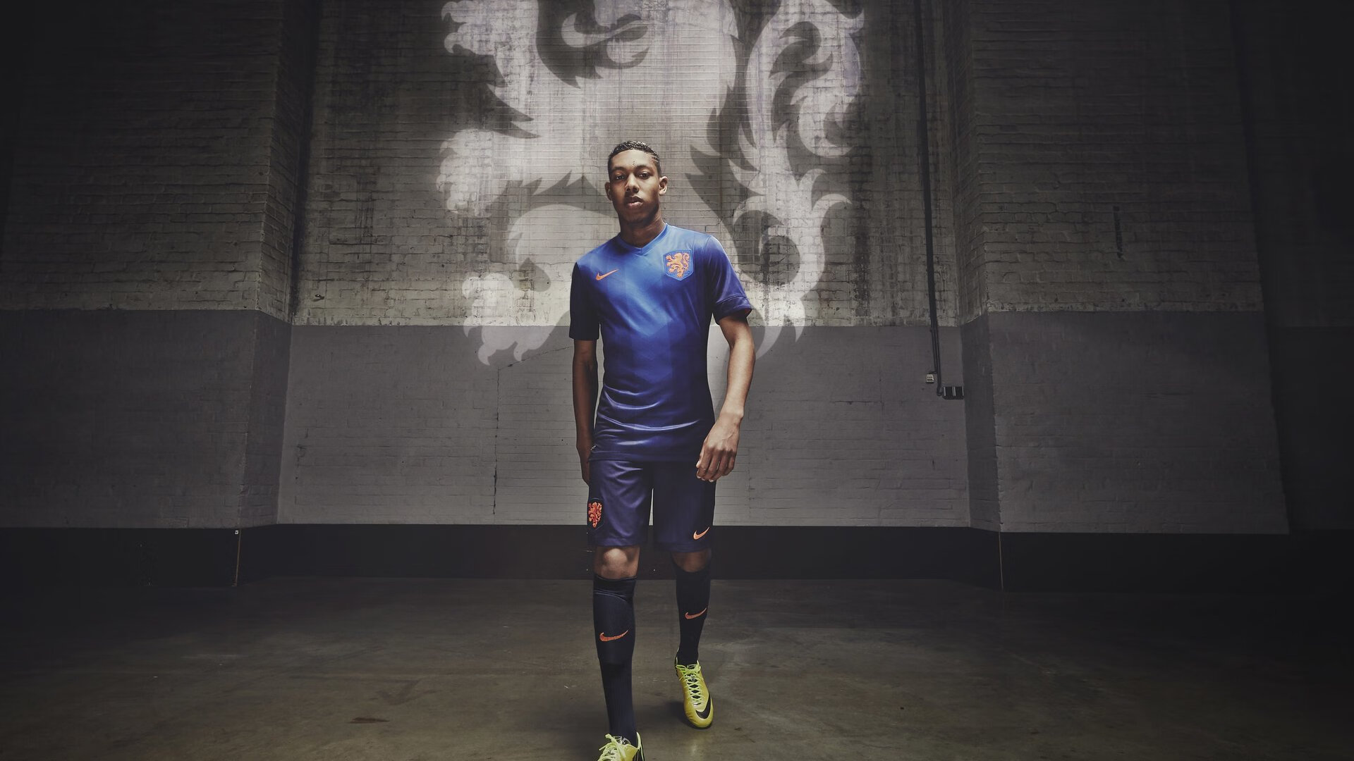 23岁新星打破尘封15年世界纪录，田径赛场再创历史